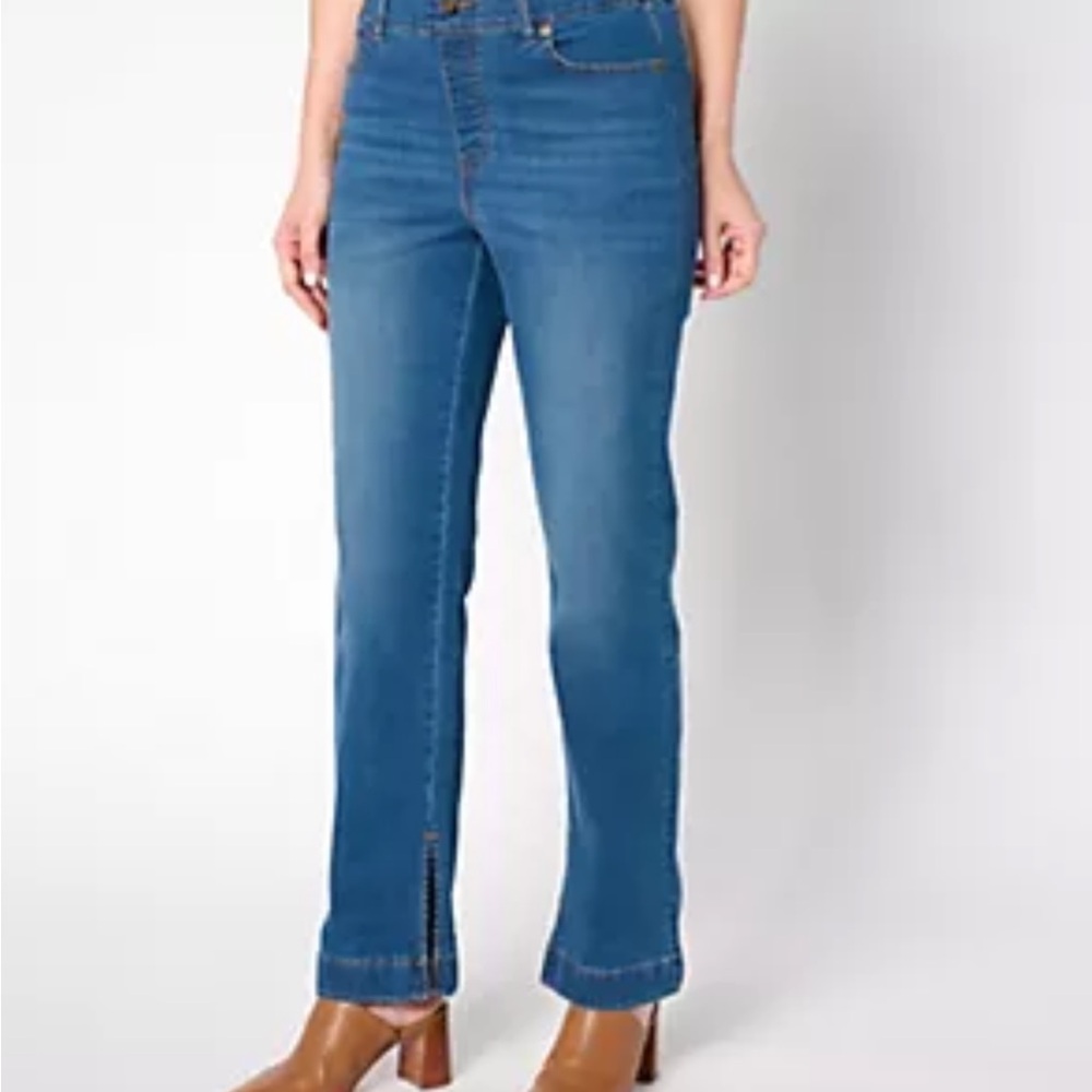 NEW Denim & Co. Slim Straight Pull-On Jeans Size 10 Med Wash Stretch Lightweight